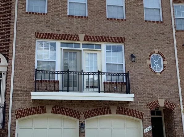 2961 Thompson Park Ln, Fairfax, VA 22031