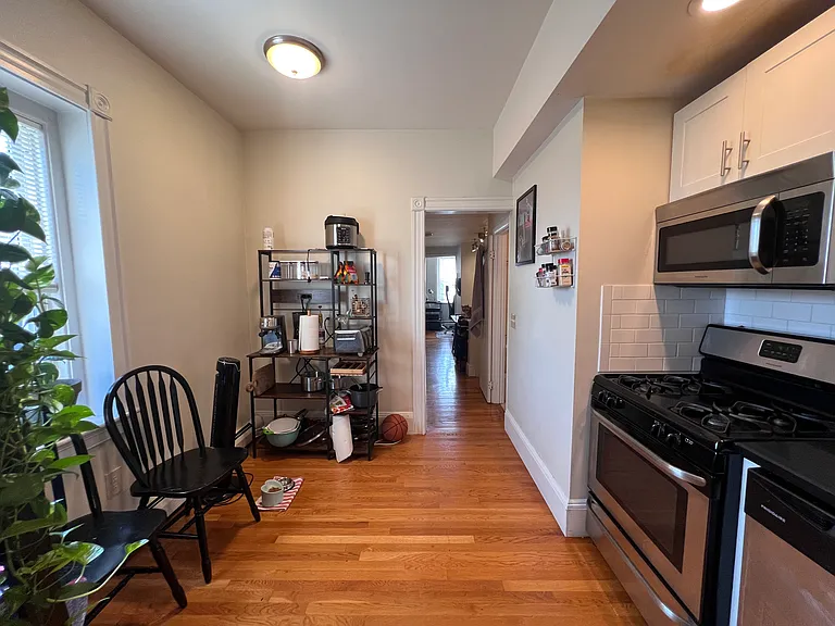 45 Florence St #3A — Photo 4