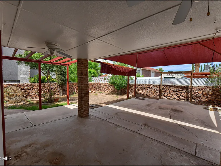 1909 Polly Harris Dr — Photo 38