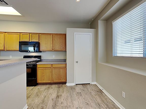 5th image of 7613 Eminence Ct
