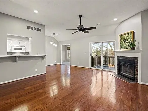 12171 Hayes St, Overland Park, KS 66213