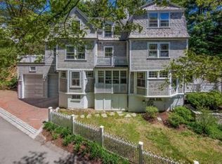38 Sea St, Manchester, MA 01944