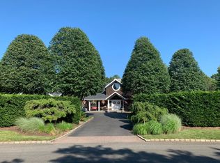 4 Wisteria Dr, Remsenburg, NY 11960