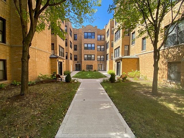 1st image of 2620 N Rockwell St #1FF