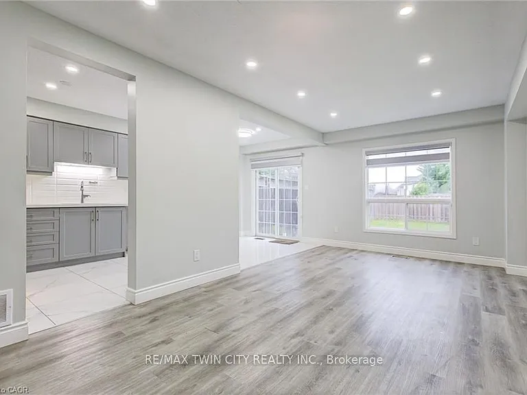 110 Commonwealth St — Photo 6