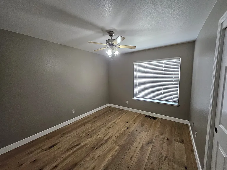 1836 Winding River Ct — Photo 44