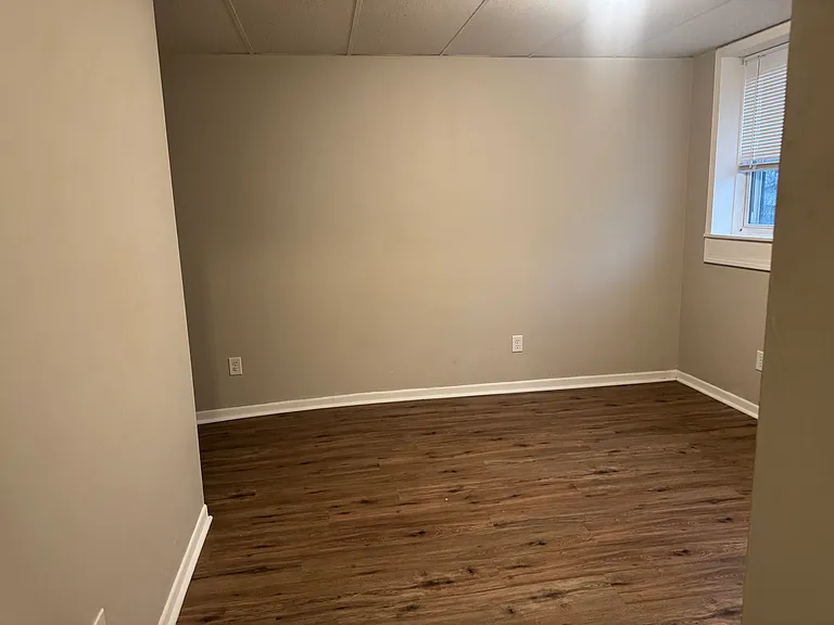 308 E Walnut St #5 — Photo 5