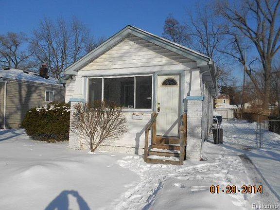 5th image of 1461 E Jarvis Ave