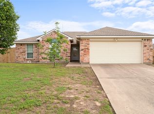 1410 Whispering Oaks Dr, Midlothian, TX 76065