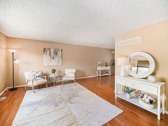 3rd image of 6011 Fleetwood Dr