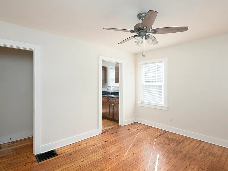 277 Elmwood Dr — Photo 8