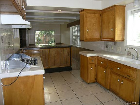 5th image of 1114 N Bonnie Cove Ave