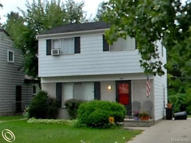 2nd image of 20955 Westhampton Ave