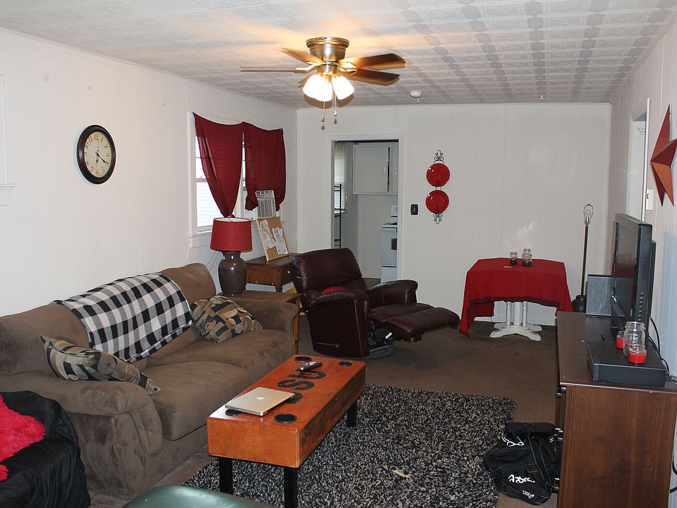 2nd image of 1505 N Locust St #House