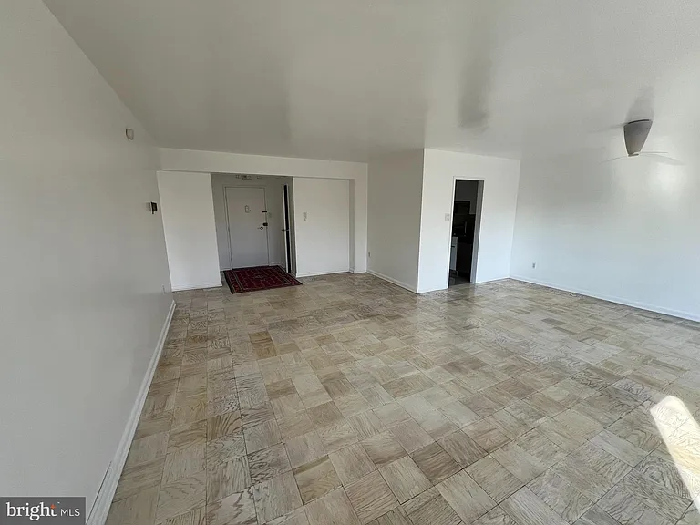 4201 Cathedral Ave NW #813E — Photo 11