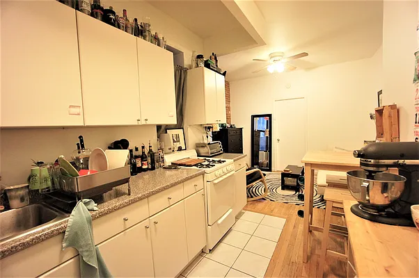 Rented by Compass | media 9