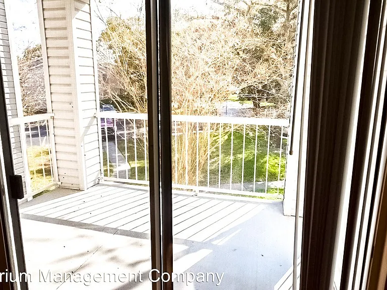 2585 Grassy Point Dr #203 — Photo 9