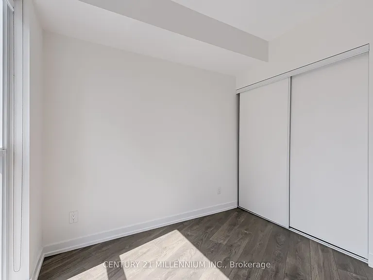 159 Wellesley St E #708 — Photo 7