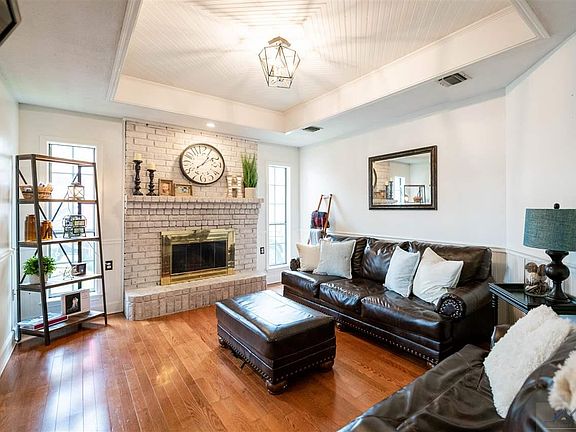 2nd image of 414 Gaynell Dr