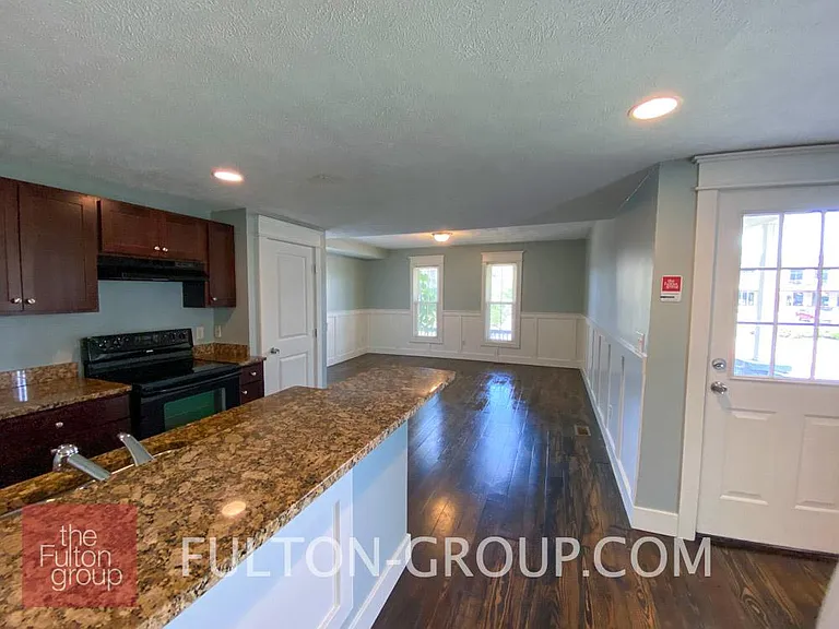 840 Michigan St NE — Photo 6