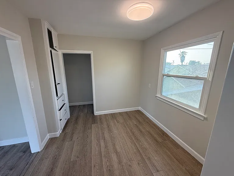 2561 Poplar Pl #1/2 — Photo 9