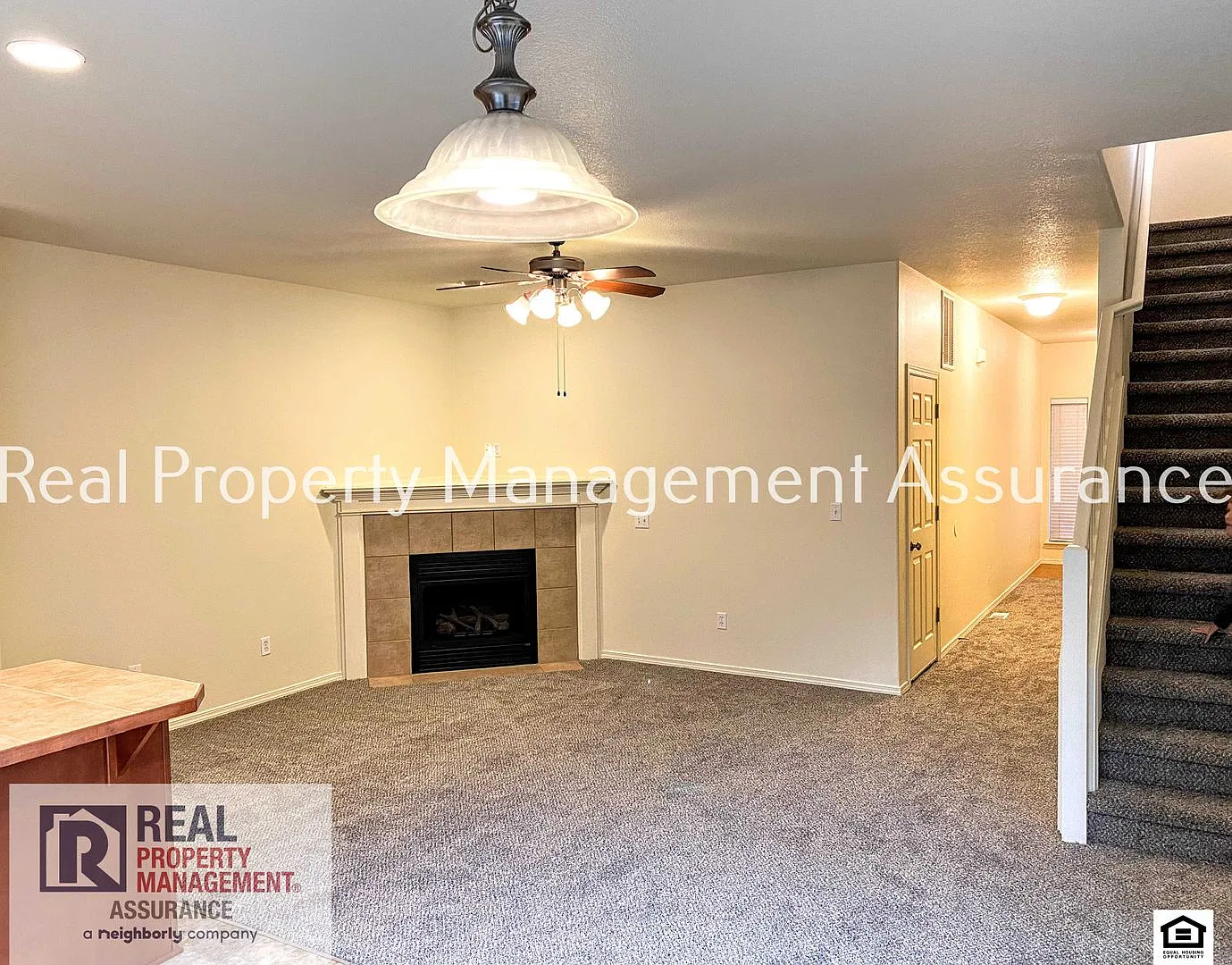 Spacious 3-Bedroom Beaverton Home with Gas Fireplace, Fenced Yard & Garage — Photo 4