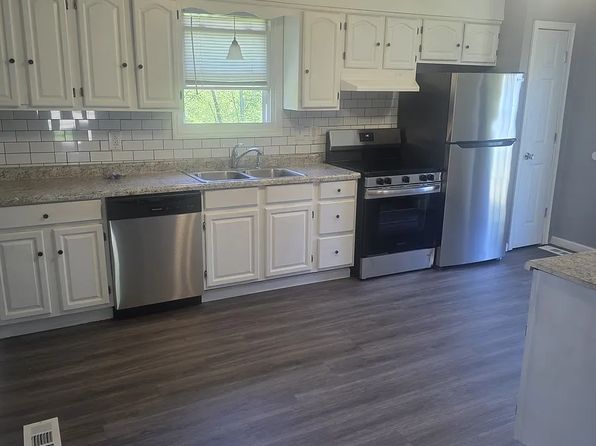210 4th St