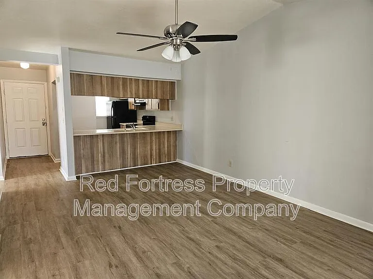 4031 SW 7th Pl — Photo 5