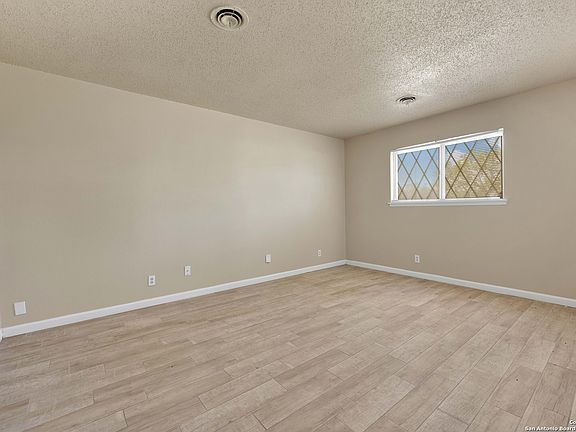 4th image of 118 PEACH VALLEY DR