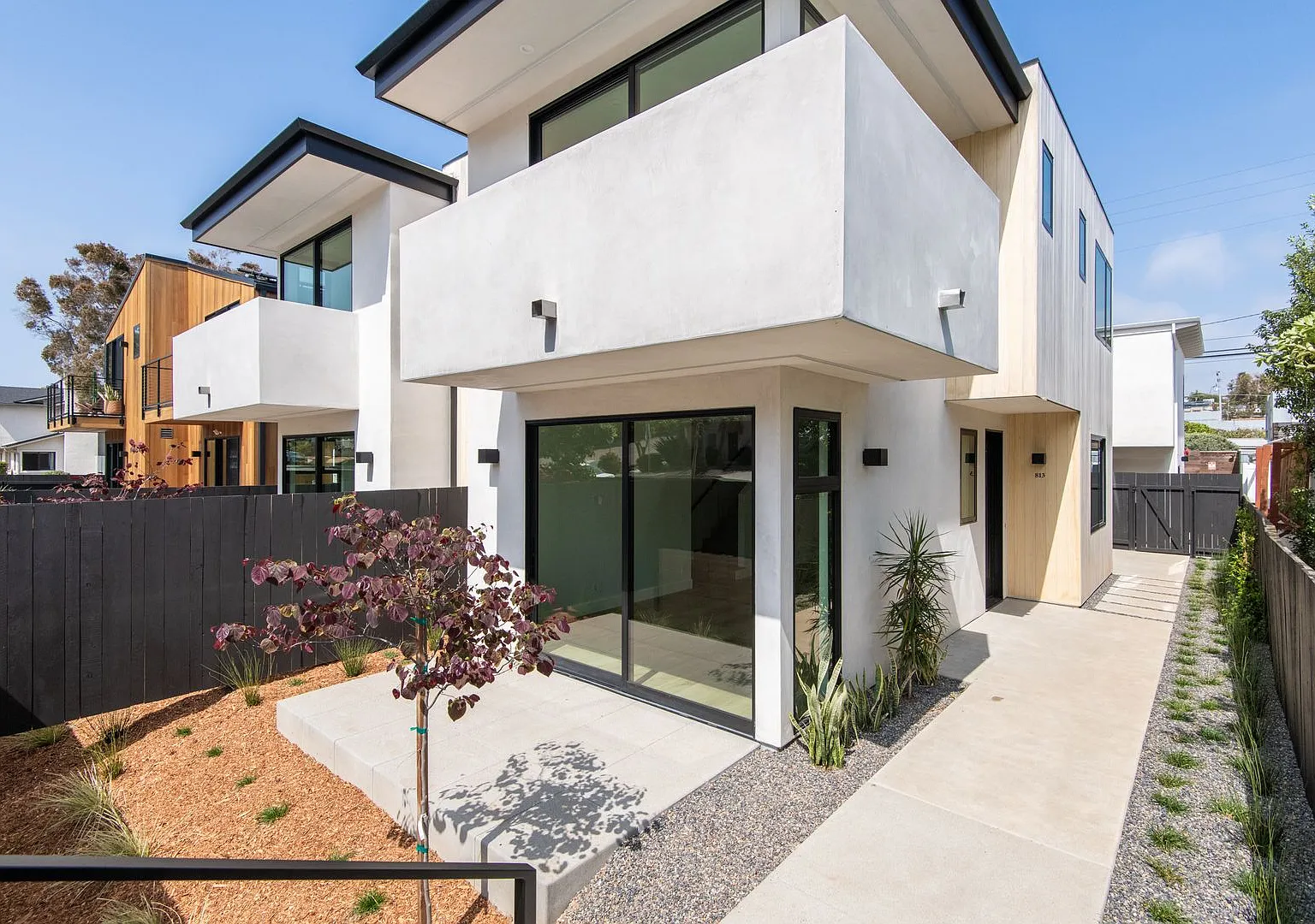 Luxury Living in the Heart of Downtown Encinitas — Photo 4