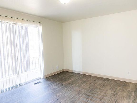 3rd image of 1059 E 600 S APT 35