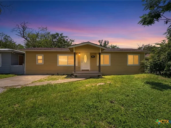 937 Anderson St, Seguin, TX 78155