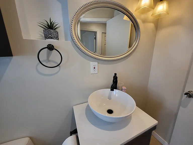 1040 N 27th Pl — Photo 77