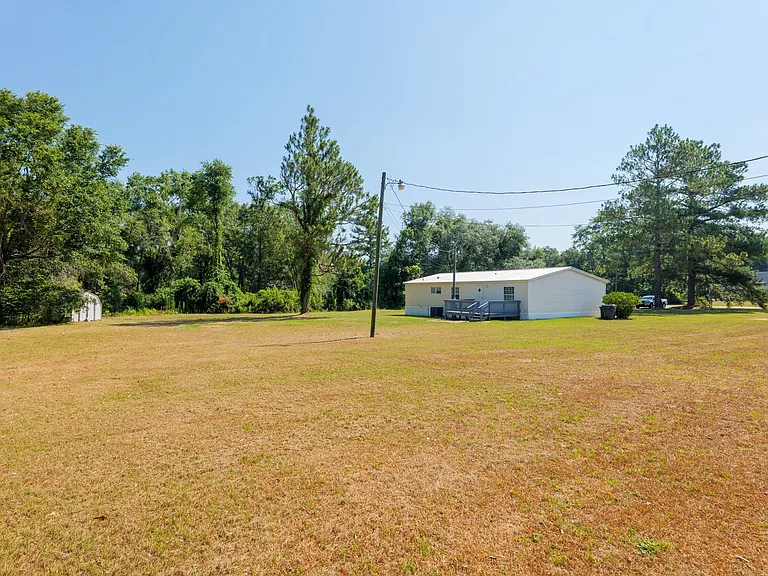 113 Davis Rd E — Photo 16