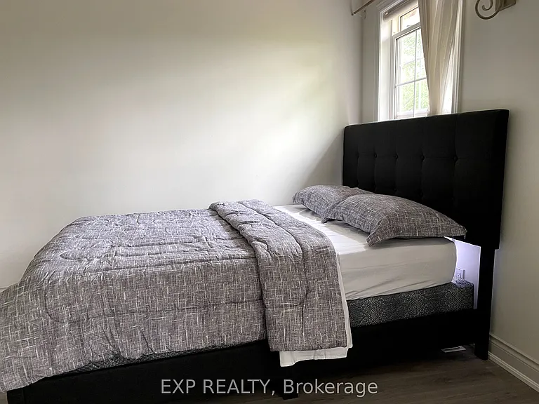 1175 Haldibrook Rd S — Photo 16