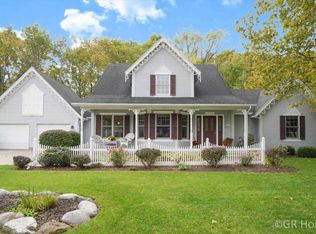 1900 Wilmont Dr SE, Kentwood, MI 49508