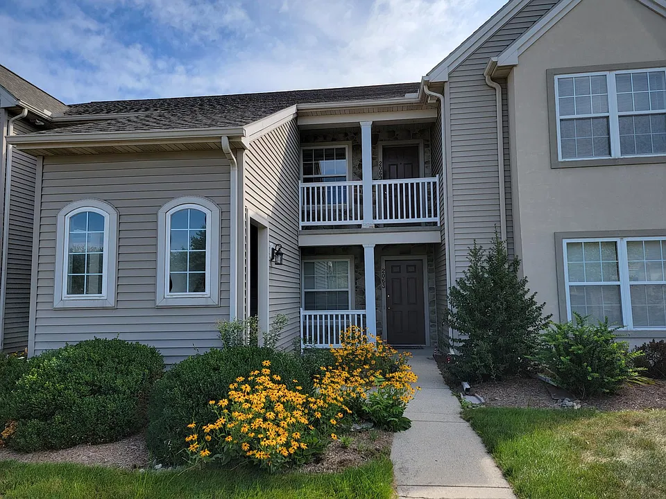 2069 Shady Oak Dr