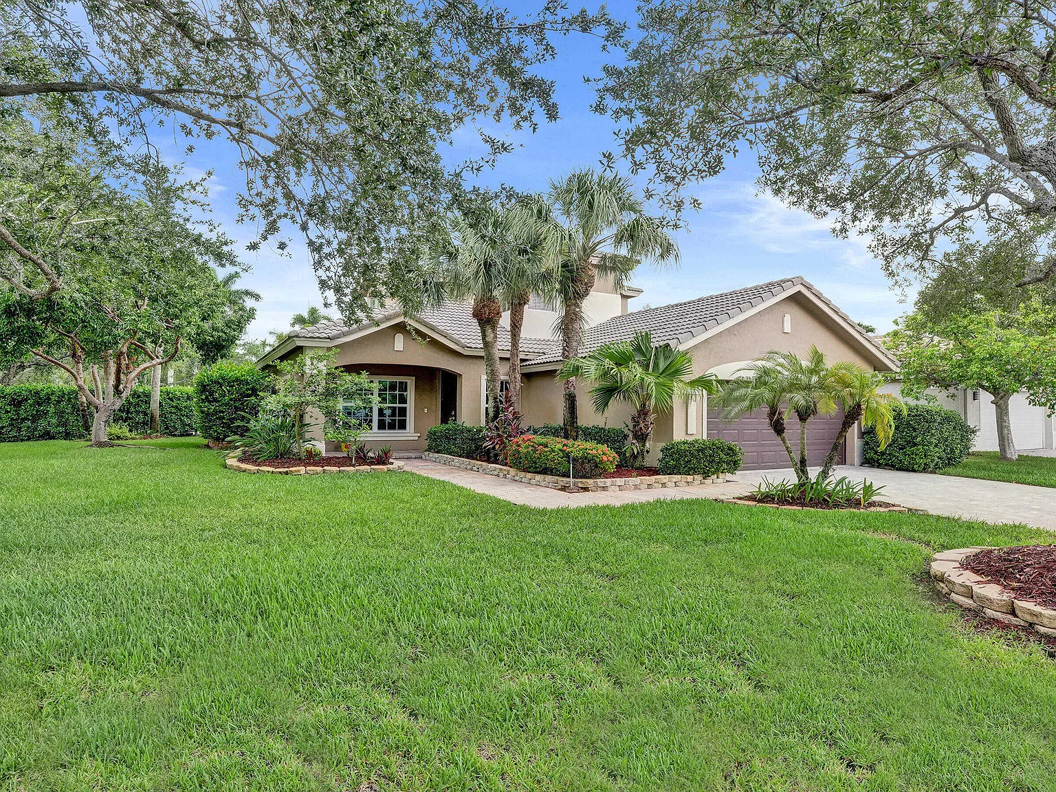 4 bed, 3.0 bath, 2756 sqft, $6,500 — Photo 2