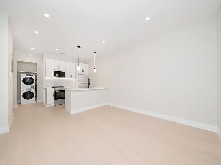 1269 1st Ave #4C — Photo 2