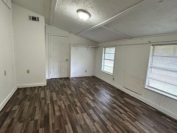4th image of 403 NE 6th St
