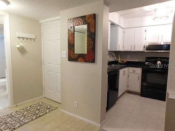 3rd image of 19505 Quesada Ave #204