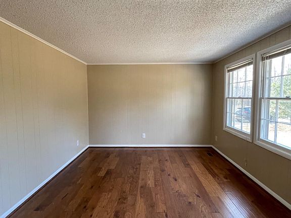 4th image of 11 Nest Ln