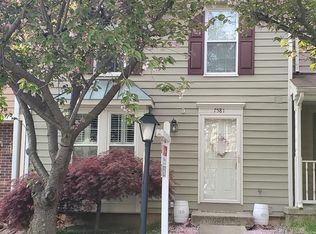 1581 Autumn Ridge Cir, Reston, VA 20194