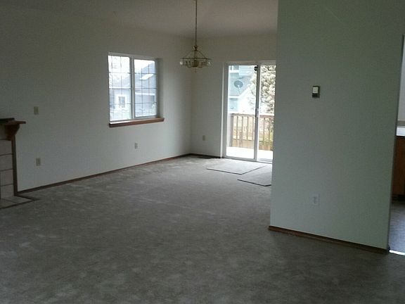 sliding doors off of DR with deck