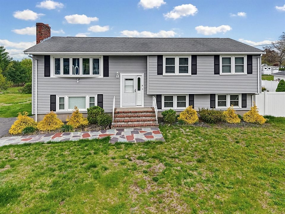 1st image of 9 Denise Dr