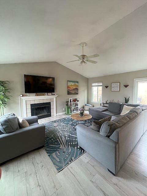 Spacious living room