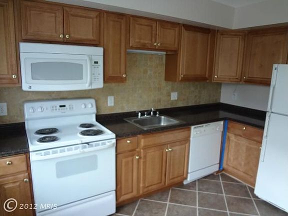 2nd image of 1008 Ellison Sq