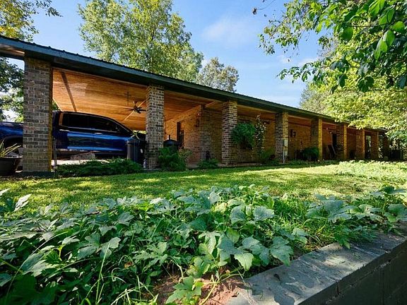 3rd image of 1857 Peavey Crossing Rd