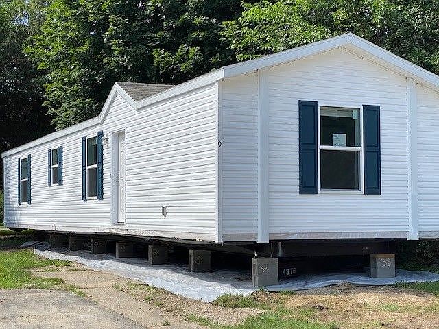 1st image of 9 Birch Dr