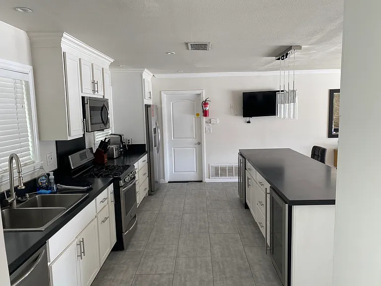 2250 S Bobolink Ln — Photo 12